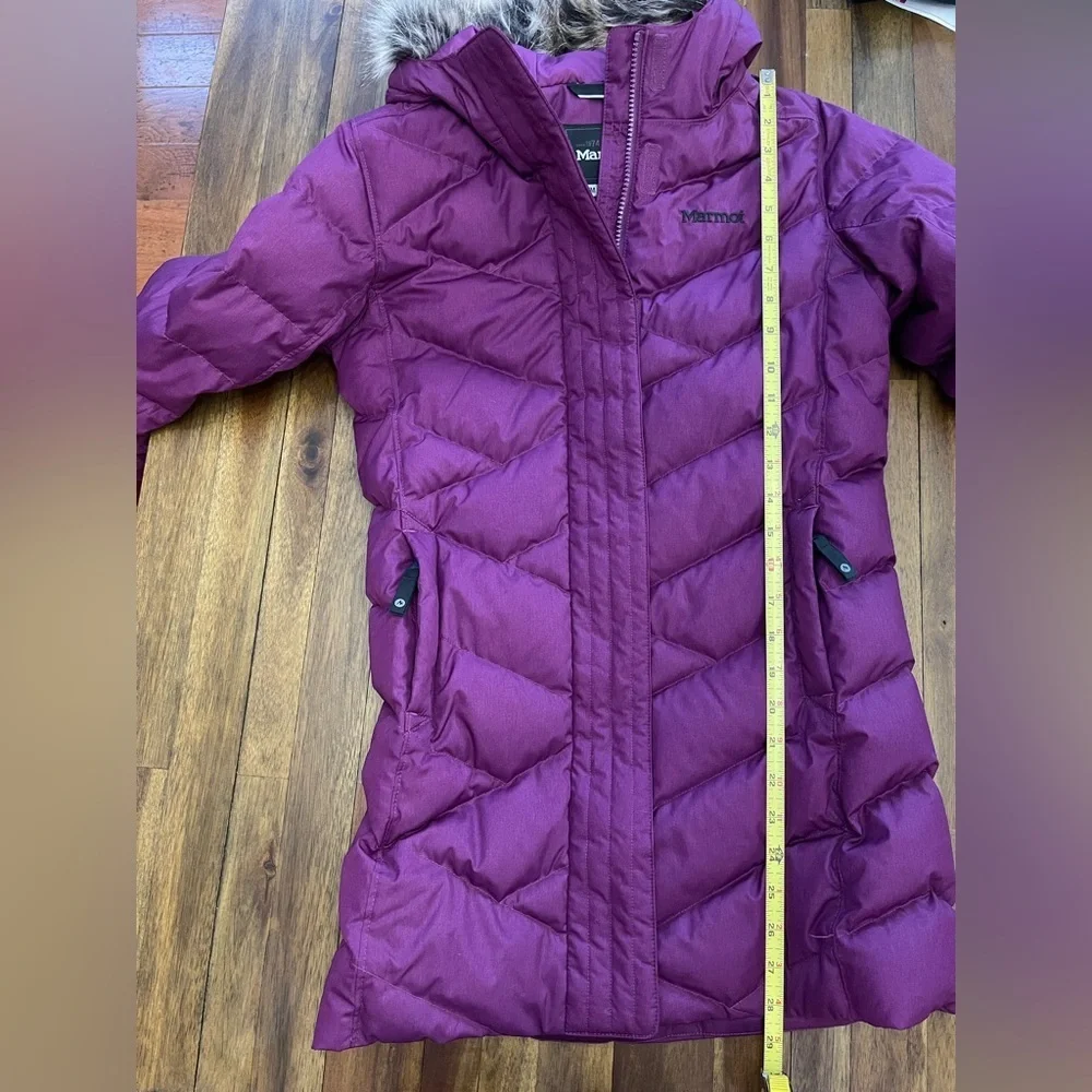 Marmot Puffer Coat with Fur Hood purple girls medium 700 down fill